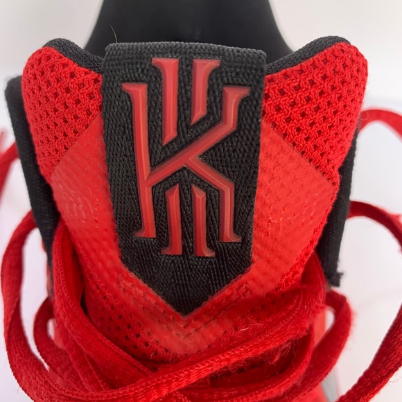 Kyrie 3 'Candy Apple' Sneaker - Picture 3 of 6